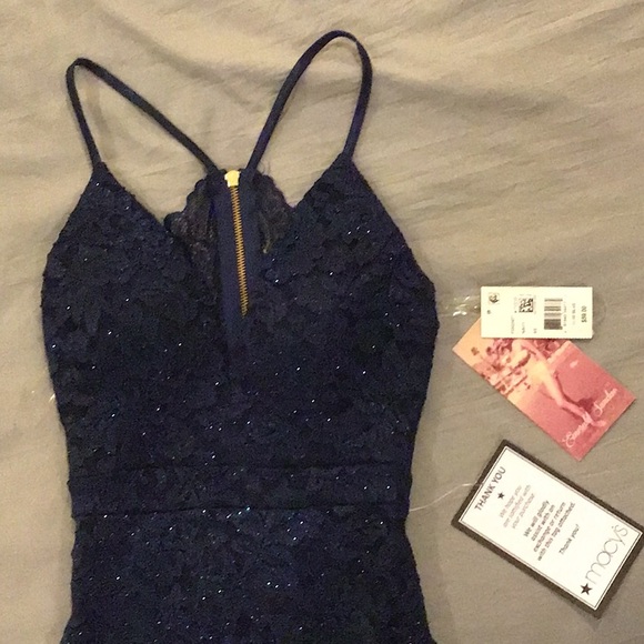 Juniors' NEW Glitter-Lace Bodycon Dress XS - Picture 2 of 4